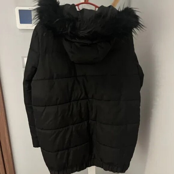 A warm winter jacket with Guess down filling - Picture 4 of 9